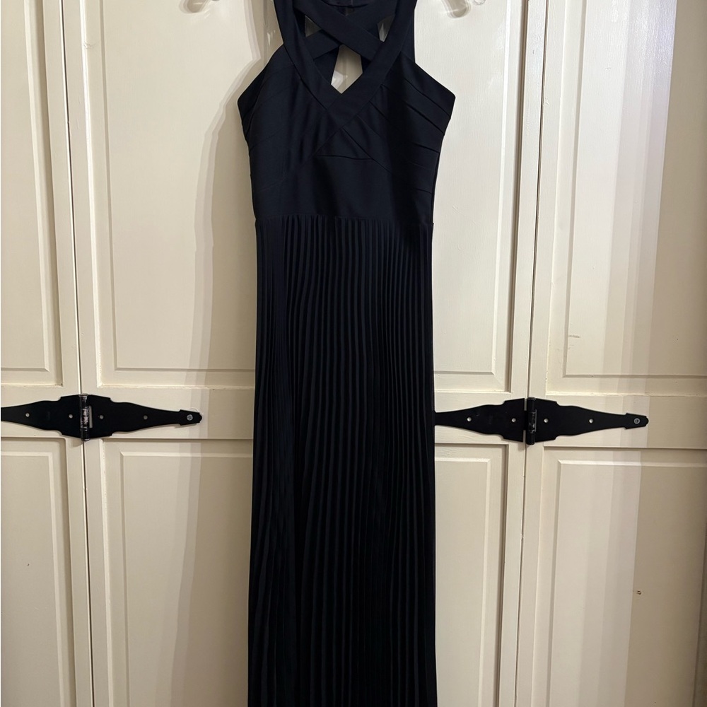 Black Pleated Maxi Dress(Front)